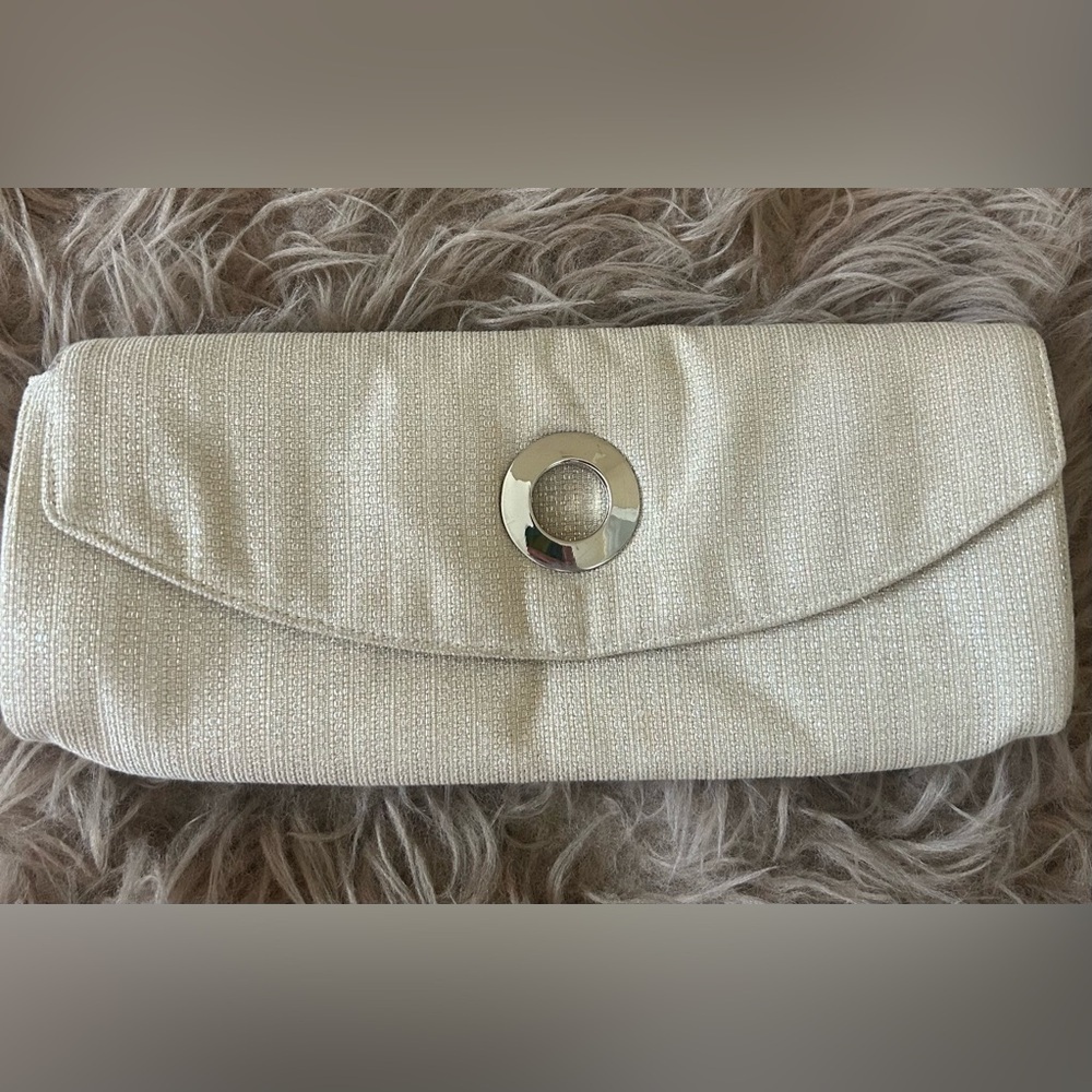 1154 Lill Studio Cream Clutch with Silver Detail